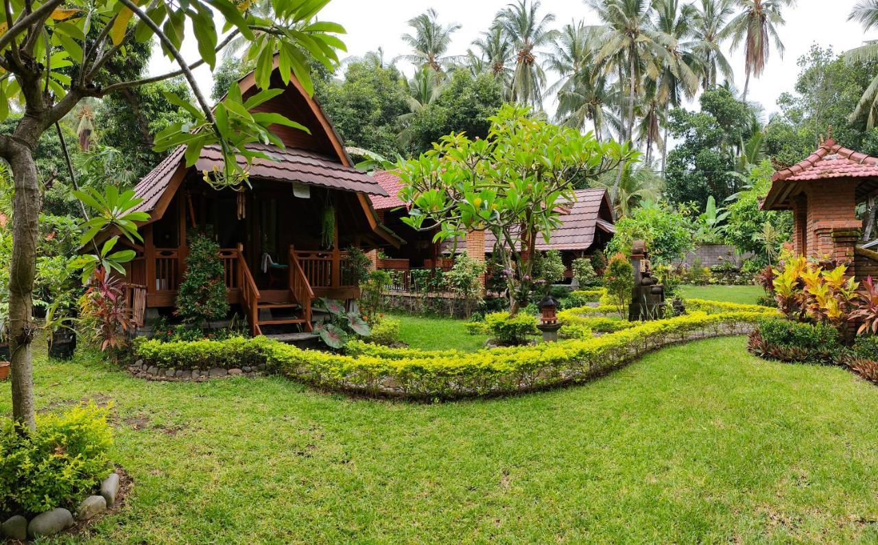 The Lumbung Tejakula Hotel Exterior photo