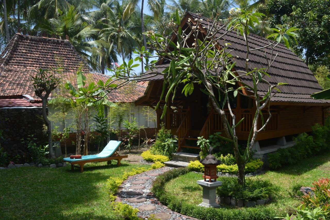 The Lumbung Tejakula Hotel Exterior photo